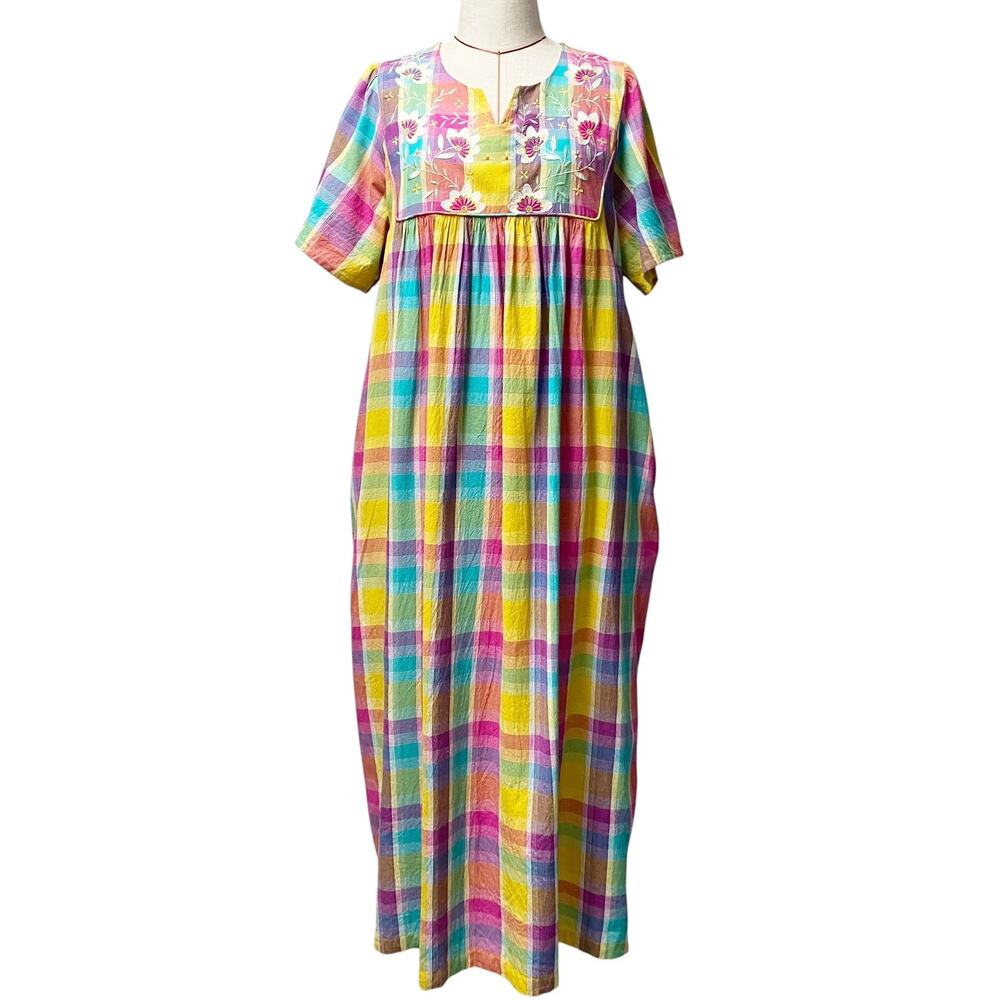 Vintage Only Necessities Womens Size M Plaid Flower Embroidered House Dress